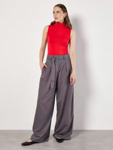 Apricot Top w kolorze czerwonym rozmiar: L. Czerwone topy Apricot, l, bez wzorów, bez kołnierzyka, bez ramiączek. Za 48,28 zł.