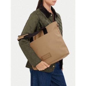 Torebka Hunter. Brązowe torebki klasyczne Hunter, bez wzorów, bez dodatków. Za 229,99 zł.
