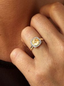 DIA DIAMONDS Pozłacany pierścionek z diamentami i cytrynem rozmiar: 58. Pomarańczowe pierścionki DIA DIAMONDS, z cytrynem, pozłacane. Za 303,06 zł.