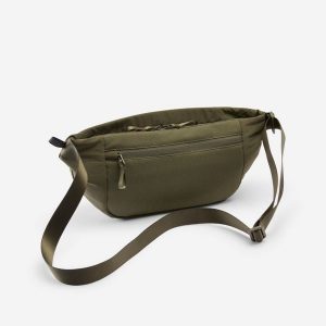 Torba nerka Decathlon XXL 5 litrów. Brązowe nerki i saszetki DECATHLON, bez wzorów. Za 79,99 zł.