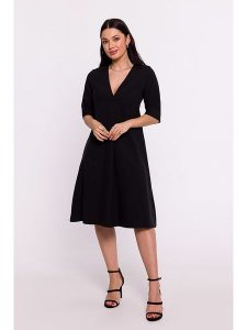 Be Wear Sukienka w kolorze czarnym rozmiar: XL. Czarne sukienki Be Wear, xl, bez wzorów, bez kołnierzyka, bez ramiączek, midi. Za 159,21 zł.