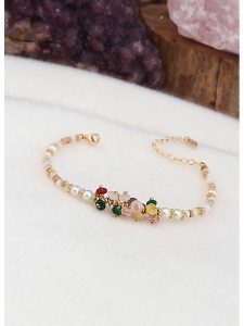 L'Atelier de Gaia Pozłacana bransoletka z perłami i agatami rozmiar: onesize. Białe bransoletki L'Atelier de Gaia, z agatem, pozłacane. Za 52,99 zł.