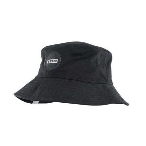 Kapelusz do sportów wodnych ION Bucket Hat Black 2022. Czarne kapelusze ION, bez wzorów, sportowe. W wyprzedaży za 159,00 zł.