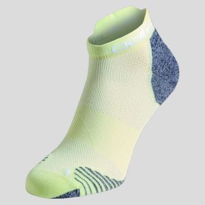 Skarpety do biegania dla dorosłych Odlo Socks short Ceramicool RUN. Zielone skarpetki ODLO, bez wzorów. Za 69,99 zł.