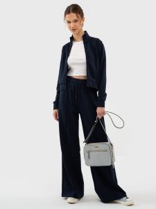 Bluza damska rozpinana granatowa Chitasana 403/ Abierto 403. Niebieskie bluzy Big Star, l, bez wzorów, z dzianiny, bez kaptura. W wyprzedaży za 169,99 zł.