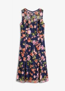 Sukienka midi z kwiatowym haftem. Niebieskie sukienki bonprix, bez wzorów, bez kołnierzyka, bez ramiączek, midi. Za 329,99 zł.