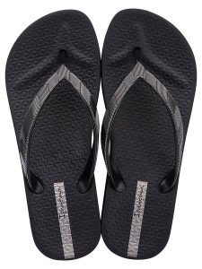 Ipanema Japonki w kolorze czarnym rozmiar: 38. Czarne klapki Ipanema, bez wzorów, z otwartym noskiem, bez obcasa. Za 32,59 zł.