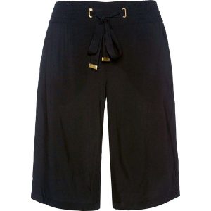 Bermudy z wiskozy. Czarne spodnie dresowe bonprix, bez wzorów, z wiskozy. Za 77,99 zł.