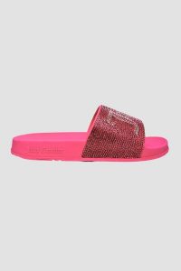 JUICY COUTURE Różowe klapki Donna Diamante Slider. Czerwone klapki Juicy Couture, bez wzorów, bez obcasa. W wyprzedaży za 194,99 zł.