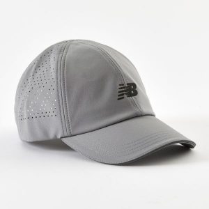 Czapka sportowa z daszkiem New Balance rozmiar 58. Brązowe czapki New Balance, bez wzorów, sportowe. Za 119,99 zł.