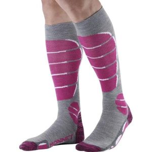 Skarpetki Monnet Ski Extra Light. Czerwone skarpetki MONNET, bez wzorów. Za 246,00 zł.