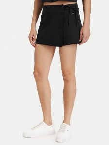 Tommy Jeans Spódnico-szorty DW0DW22267 Czarny Regular Fit. Czarne szorty Tommy Jeans, bez wzorów, z jeansu. Za 369,99 zł.