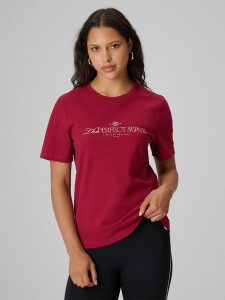 4F T-shirt relaxed z nadrukiem damski - burgundowy L. Czerwone t-shirty 4f, l, bez wzorów, z bawełny, bez kołnierzyka, bez ramiączek. Za 79,99 zł.