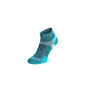 Skarpety do biegania damskie Bridgedale Ultra LtT2 Merino Sport Low. Fioletowe skarpetki Bridgedale, bez wzorów. Za 72,99 zł.