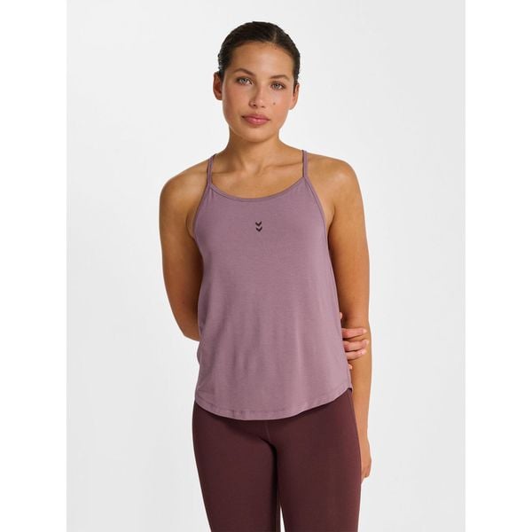 Damski tank top Hummel Yoga Soft. Fioletowe topy Hummel, bez wzorów, sportowe, bez kołnierzyka, bez ramiączek. Za 153,50 zł.