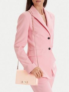 Nine West Torebka EO-Bellis-LX20070 Różowy. Czerwone torebki klasyczne Nine West, bez wzorów, z materiału, bez dodatków. Za 219,99 zł.