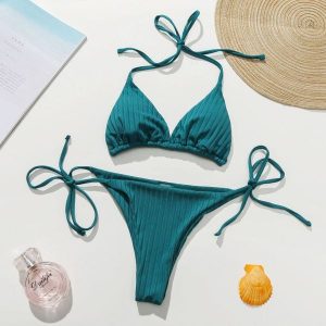Bikini trójkątne prążkowane na plażę i basen Tovah. Żółte bikini Intica, bez wzorów, z materiału. W wyprzedaży za 129,00 zł.
