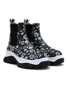 Goby Sztyblety w kolorze czarno-białym rozmiar: 40. Białe botki Goby, bez wzorów, bez obcasa, bez zapięcia. Za 347,99 zł.