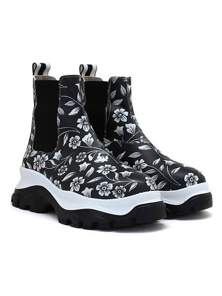 Goby Sztyblety w kolorze czarno-białym rozmiar: 40. Białe botki Goby, bez wzorów, bez obcasa, bez zapięcia. Za 347,99 zł.