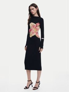 Desigual Sukienka codzienna 25SWVKX1 Czarny Slim Fit. Czarne kombinezony Desigual, na co dzień, s, bez wzorów, z wiskozy, bez kołnierzyka, bez ramiączek, proste. Za 259,99 zł.