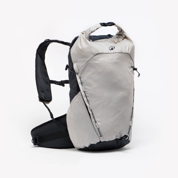 Plecak turystyczny Quechua MH500 Light 22 l. Brązowe plecaki QUECHUA. Za 269,99 zł.