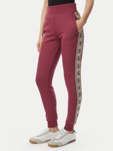 Guess Spodnie dresowe V2YB15 KB3P2 Różowy ciemny Regular Fit. Czerwone spodnie dresowe Guess, m, z aplikacjami, z bawełny. Za 335,99 zł.