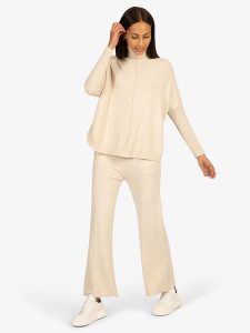 APART 2-częściowy zestaw w kolorze kremowym rozmiar: 40. Brązowe golfy Apart, bez wzorów, bez ramiączek. Za 274,10 zł.