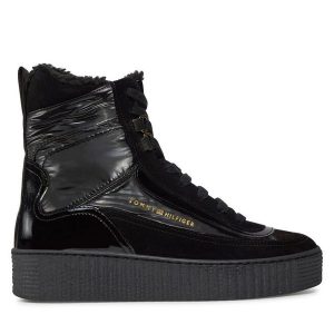 Trzewiki Tommy Hilfiger. Czarne botki TOMMY HILFIGER, bez wzorów, bez obcasa, na płaskiej podeszwie, bez zapięcia. Za 539,99 zł.