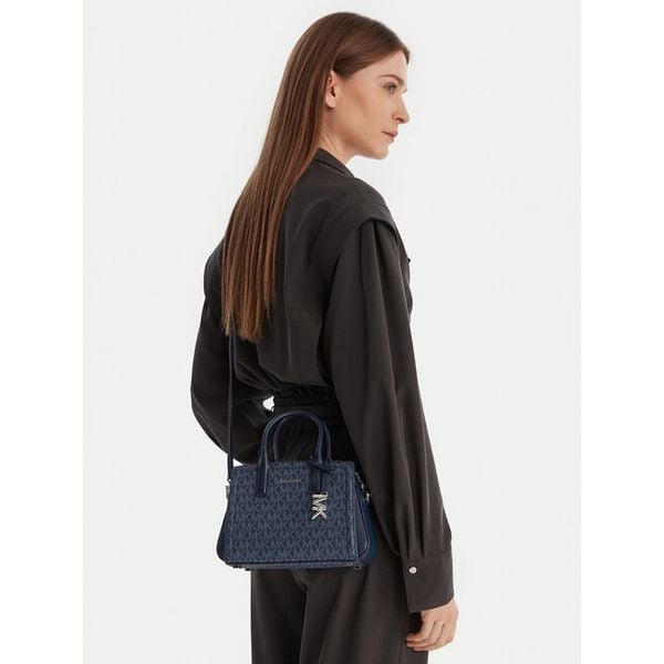 Torebka MICHAEL Michael Kors. Niebieskie torebki klasyczne MICHAEL Michael Kors, bez wzorów, bez dodatków. Za 611,99 zł.