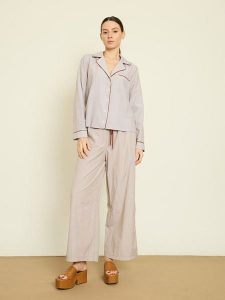 BGN Koszula w kolorze szarym rozmiar: 38. Szare koszule BGN, bez wzorów, bez kołnierzyka, bez ramiączek. Za 121,99 zł.