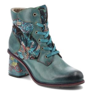 Niebieskie Botki Laura Vita Stylowe Buty Damskie. Niebieskie botki LAURA VITA, z aplikacjami, ze skóry, bez obcasa, na obcasie, bez zapięcia. Za 433,99 zł.