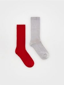 Skarpetki z wiskozą 2 pack - pastelowy róż. Czerwone skarpetki Reserved, bez wzorów, z wiskozy. W wyprzedaży za 19,99 zł.