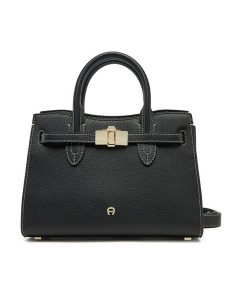 Aigner Torebka 133008 Czarny. Czarne kuferki Aigner, bez wzorów, ze skóry, bez dodatków. Za 2 159,00 zł.