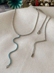 Luseera Pozłacany naszyjnik z cyrkoniami - dł. 58 cm rozmiar: onesize. Szare naszyjniki Luseera, z cyrkonią, pozłacane. Za 43,99 zł.