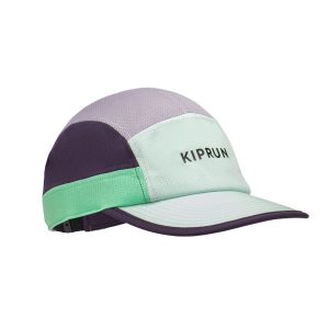 Czapka z daszkiem do biegania Kiprun 5 paneli. Fioletowe czapki KIPRUN, bez wzorów, z materiału, sportowe. Za 49,99 zł.