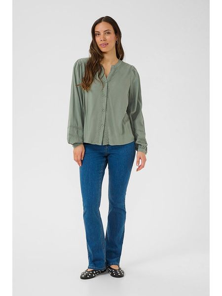 Cream Bluzka w kolorze zielonym rozmiar: 40. Zielone bluzki Cream, bez wzorów, z wiskozy, bez kołnierzyka, bez ramiączek. Za 101,23 zł.