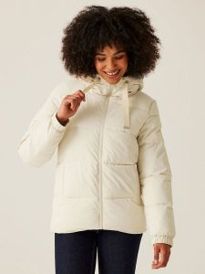 Regatta Kurtka pikowana "Arilie" w kolorze kremowym rozmiar: 46. Brązowe kurtki Regatta, bez wzorów, bez kaptura. Za 110,04 zł.