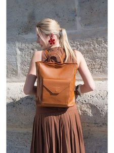 Maison héritage PARIS Skórzany plecak "Fiori" w kolorze karmelowym - 29 x 34 x 10 cm rozmiar: onesize. Brązowe plecaki Maison héritage PARIS. Za 344,95 zł.
