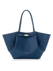 Vince Camuto Shopper bag w kolorze niebieskim - 52 x 27 x 13 cm rozmiar: onesize. Niebieskie shopper bag Vince Camuto, bez wzorów, z materiału, na ramię, bez dodatków. Za 148,96 zł.