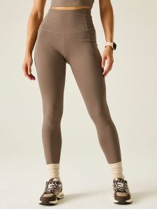 Dare 2b Legginsy funkcyjne "Refresh" w kolorze szarobrązowym rozmiar: 34. Brązowe legginsy Dare 2b, bez wzorów, z materiału, z podwyższonym stanem. Za 87,61 zł.