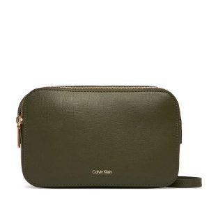 Torebka Calvin Klein. Zielone listonoszki Calvin Klein, bez wzorów, bez dodatków. Za 409,99 zł.