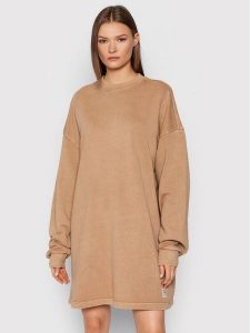 Reebok Sukienka dzianinowa Classics Natural Dye H11200 Brązowy Oversize. Brązowe kombinezony Reebok, s, bez wzorów, z bawełny, bez kołnierzyka, bez ramiączek. Za 139,99 zł.