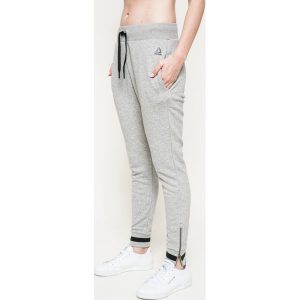 Reebok - Spodnie. Spodnie dresowe marki Reebok. W wyprzedaży za 149,90 zł.