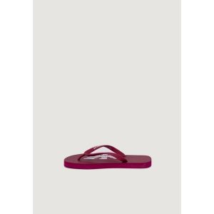 Japonki Kobieta EMPORIO ARMANI CONNECTED UNISEX swimwear. Czerwone klapki EMPORIO ARMANI CONNECTED, bez wzorów, bez obcasa. W wyprzedaży za 212,85 zł.