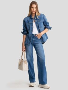 Koszula damska jeansowa niebieska Brenda 474. Niebieskie koszule Big Star, l, bez wzorów, z denimu, bez kołnierzyka, bez ramiączek. W wyprzedaży za 119,99 zł.