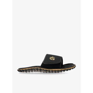 Klapki Gumbies Strider Slides. Czarne klapki Gumbies, bez wzorów, bez obcasa. Za 114,99 zł.