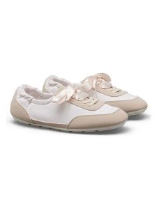 C'M Sneakersy w kolorze beżowym rozmiar: 38. Brązowe trampki C'M, bez wzorów, bez zapięcia. Za 109,52 zł.