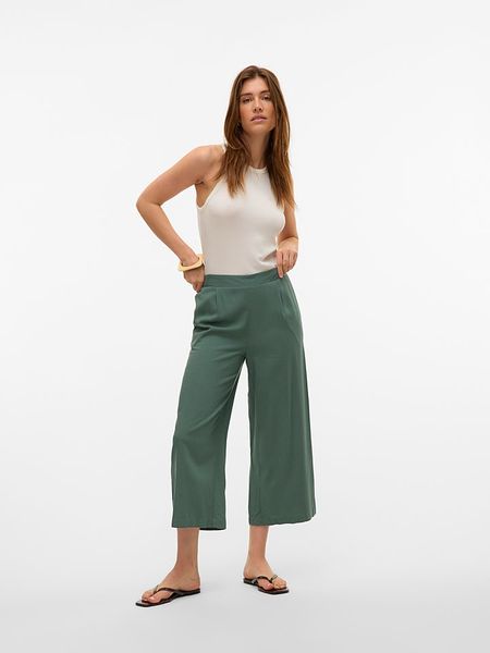 Vero Moda Kuloty w kolorze zielonym rozmiar: L. Zielone spodnie z wysokim stanem Vero Moda, bez wzorów, z podwyższonym stanem. Za 115,24 zł.