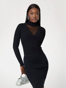 Guess Sweter W5RR15 Z2Y50 Czarny Regular Fit. Czarne swetry klasyczne Guess, xs, z syntetyku, bez kołnierzyka. Za 229,99 zł.