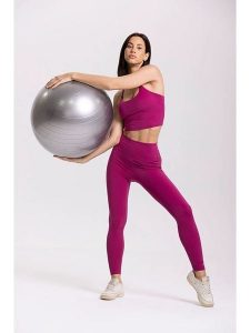 Onamaste Legginsy sportowe "Mantra" w kolorze różowym rozmiar: S/M. Różowe legginsy Onamaste, bez wzorów, z materiału, z podwyższonym stanem. Za 150,45 zł.